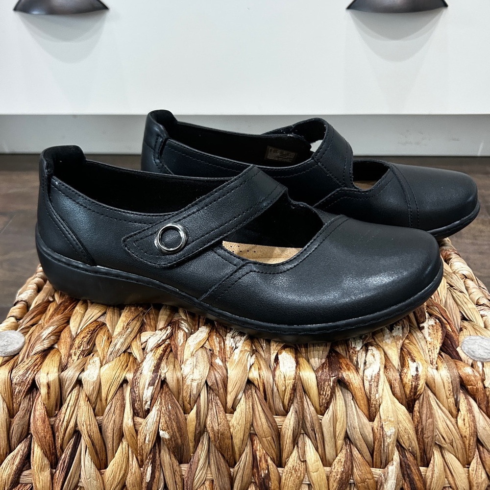 Clarks Women's Cora Ease Mary Jane size 8.5